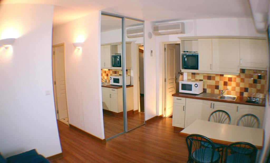 Residence Hoteliere Scudo Ajaccio  Camera foto